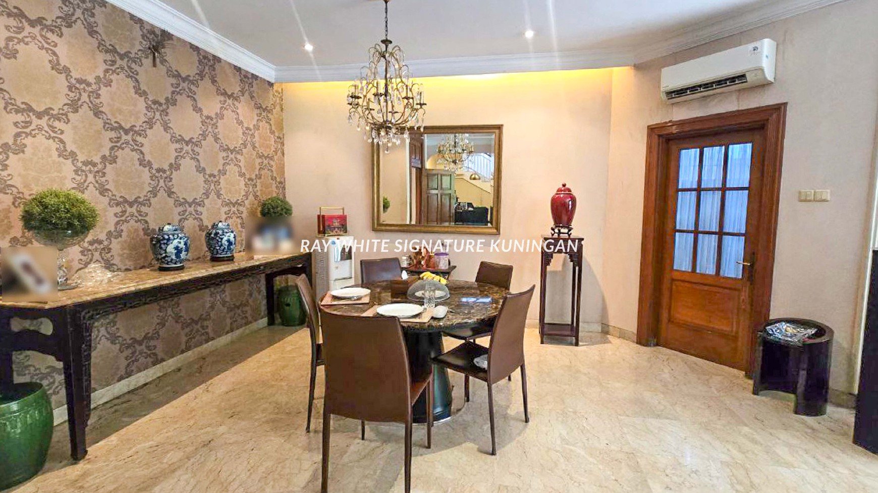 Rumah Lokasi Prime di Suryo Senopati Bagus untuk Bisnis atau Office