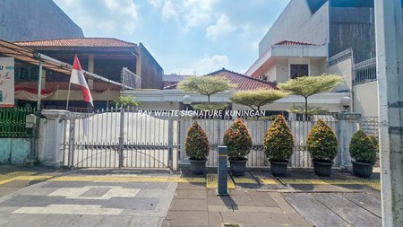 Rumah Lokasi Prime di Suryo Senopati Bagus untuk Bisnis atau Office