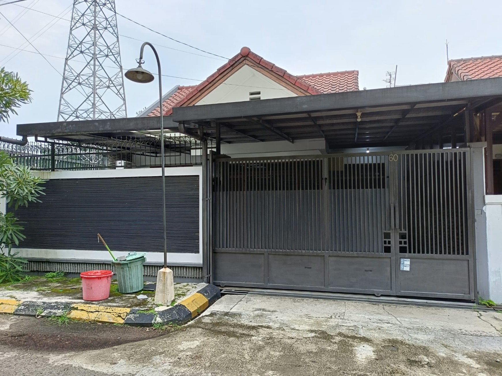 Rumah Asri Terawat di Komplek Batununggal Bandung Kota
