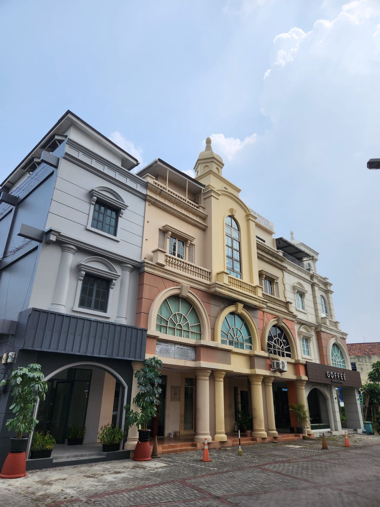 Ruko Siap Pakai dan Lokasi Strategis Pinggir Jalan Raya 4 Lantai @Jakarta Selatan