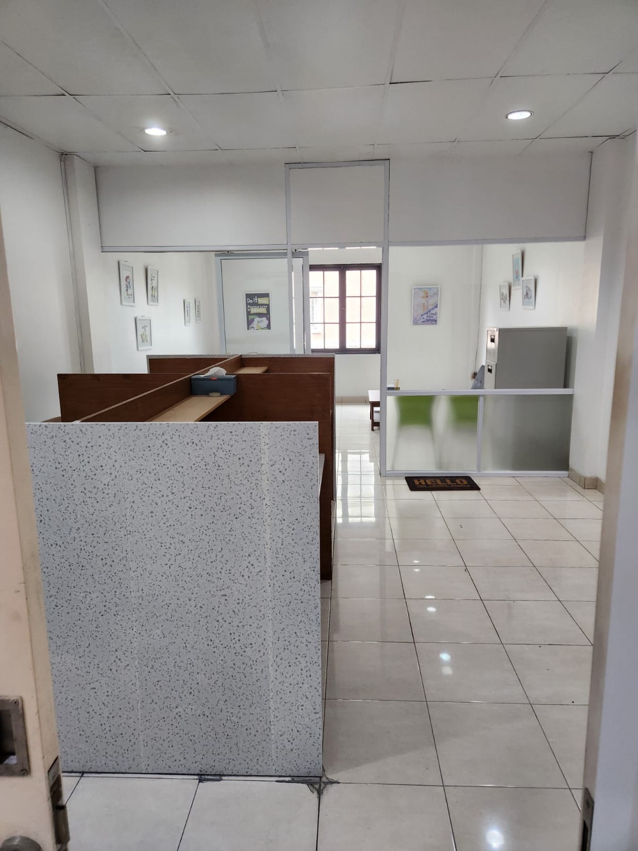 Ruko Siap Pakai dan Lokasi Strategis Pinggir Jalan Raya 4 Lantai @Jakarta Selatan