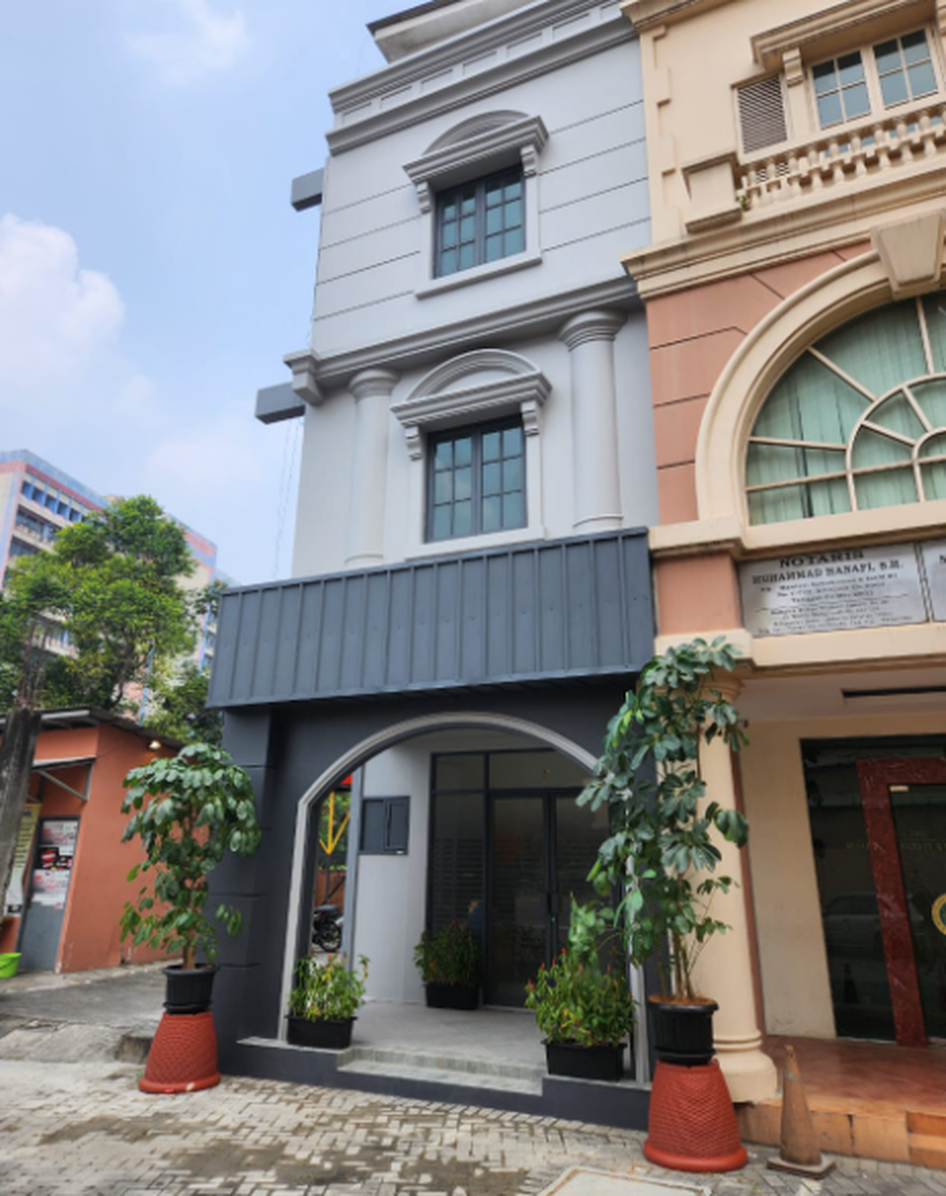 Ruko Siap Pakai dan Lokasi Strategis Pinggir Jalan Raya 4 Lantai @Jakarta Selatan
