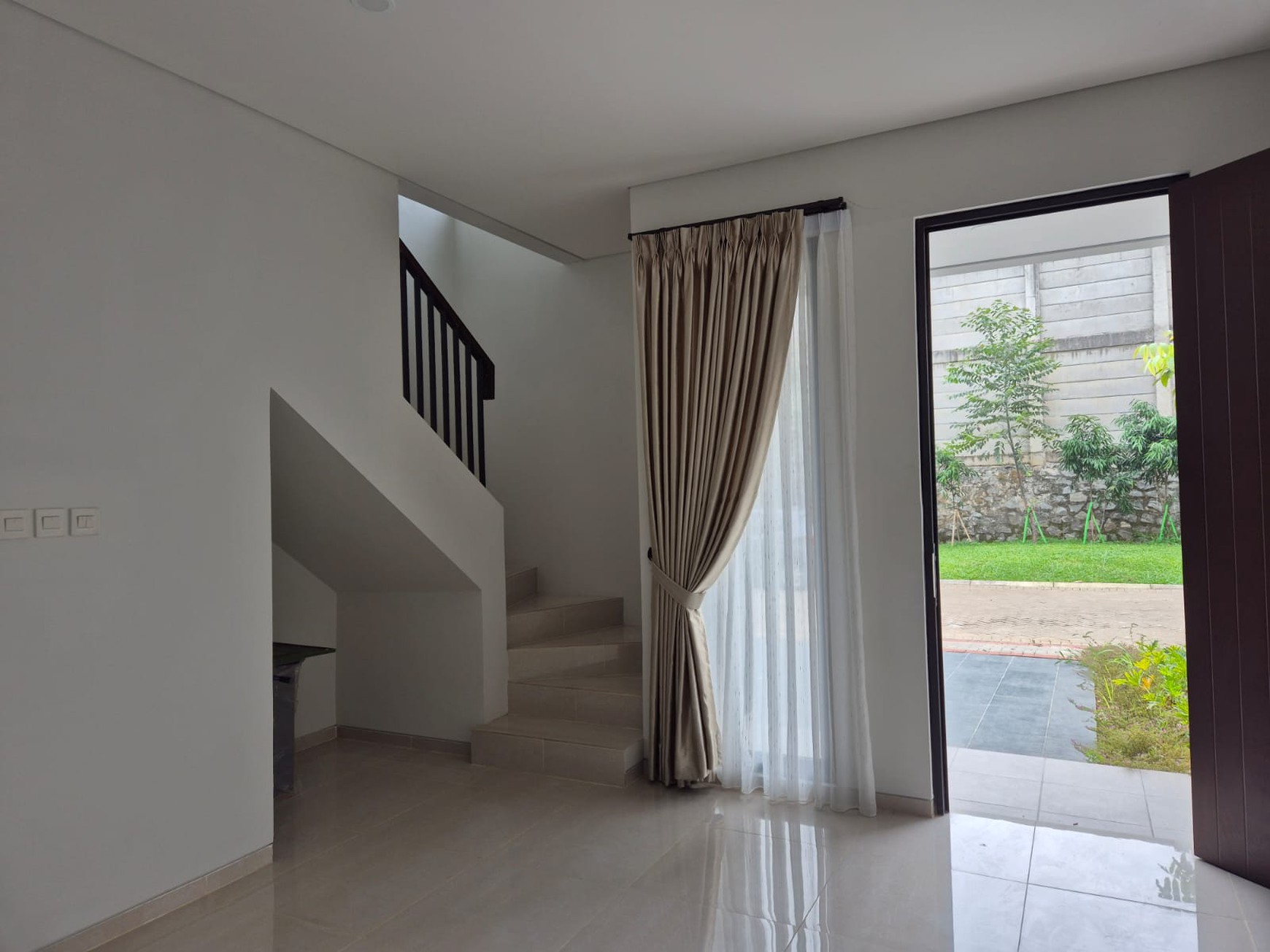 Rumah minimali, Brand New, dalam Cluster, Kemanan 24 Jam di Bintaro Sektor 7