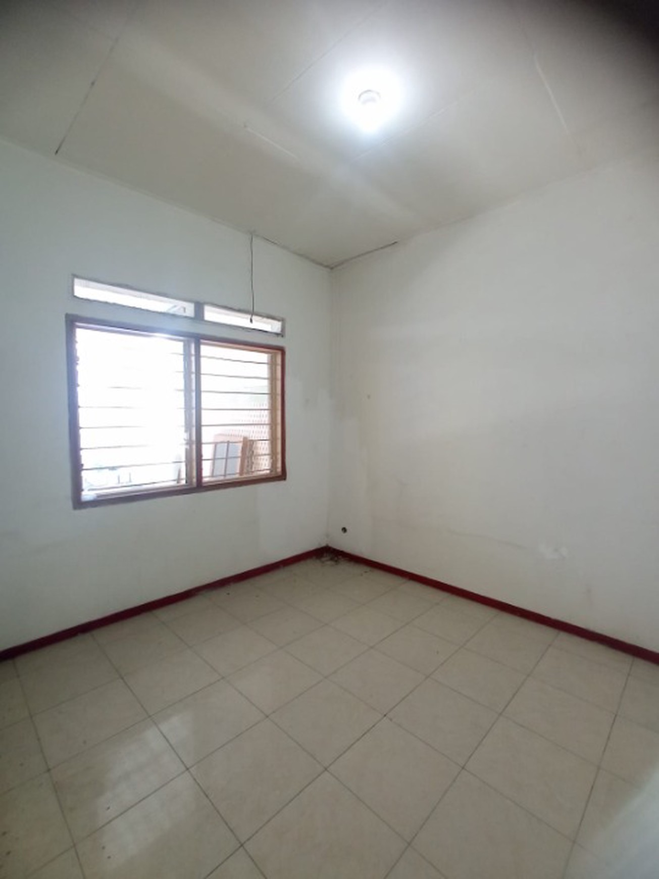 DiSewakan Rumah di Kedungdoro,selangkah ke jl Arjuna