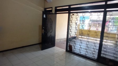 DiSewakan Rumah di Kedungdoro,selangkah ke jl Arjuna