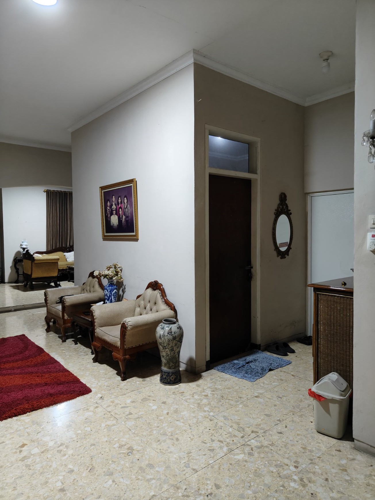 Flash Sale. Rumah luas Villa Melati Mas Serpong, posisi pinggir jln raya..