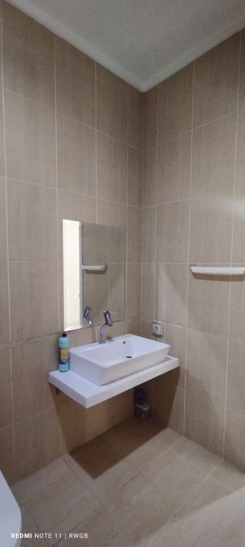 disewa rumah strategis tengah kota jarang ada, kondidi rapih terawat, siap huni de park cluster cajuputy bsd city