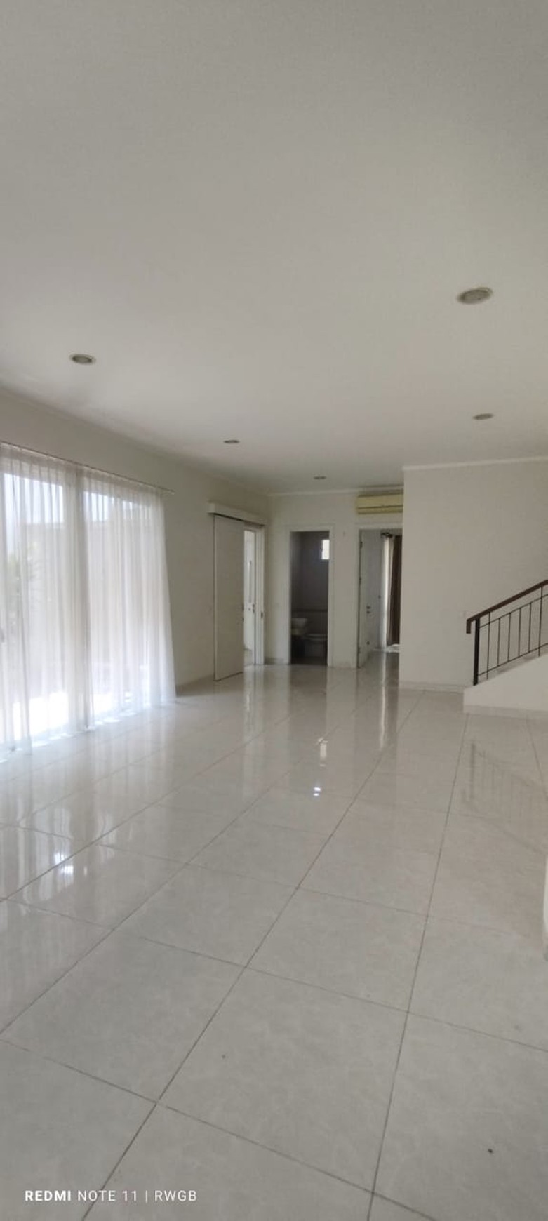 disewa rumah strategis tengah kota jarang ada, kondidi rapih terawat, siap huni de park cluster cajuputy bsd city