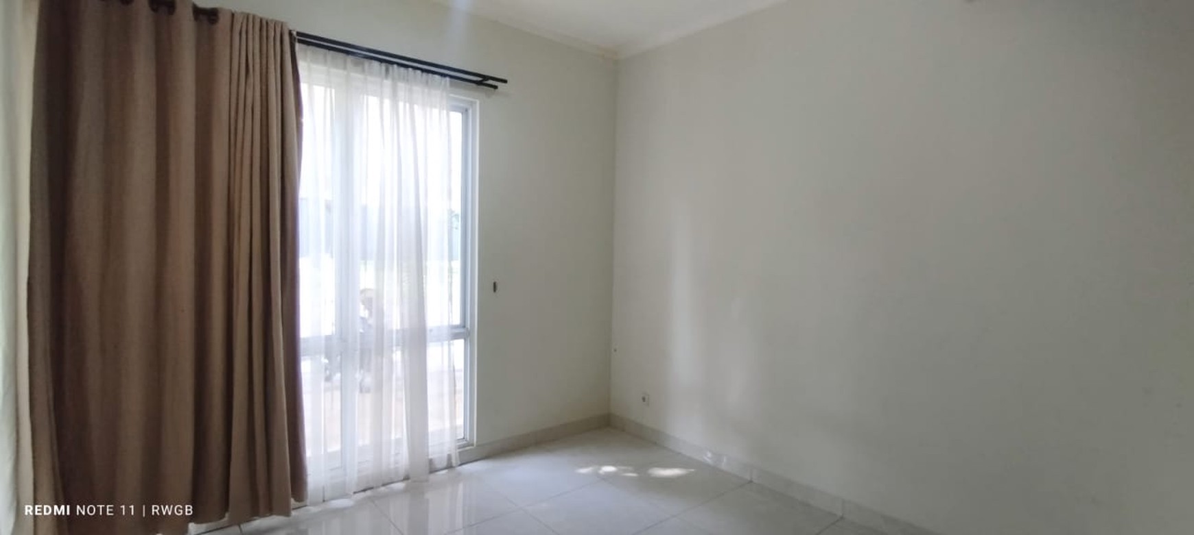 disewa rumah strategis tengah kota jarang ada, kondidi rapih terawat, siap huni de park cluster cajuputy bsd city