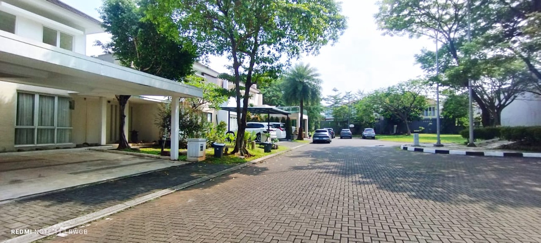 disewa rumah strategis tengah kota jarang ada, kondidi rapih terawat, siap huni de park cluster cajuputy bsd city