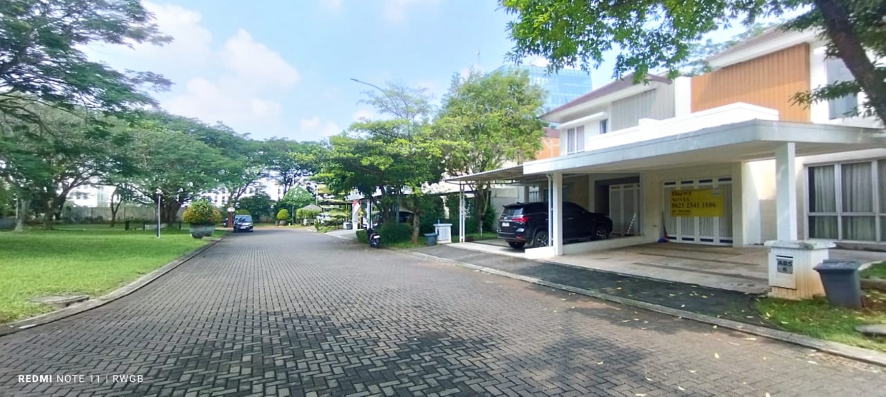 disewa rumah strategis tengah kota jarang ada, kondidi rapih terawat, siap huni de park cluster cajuputy bsd city