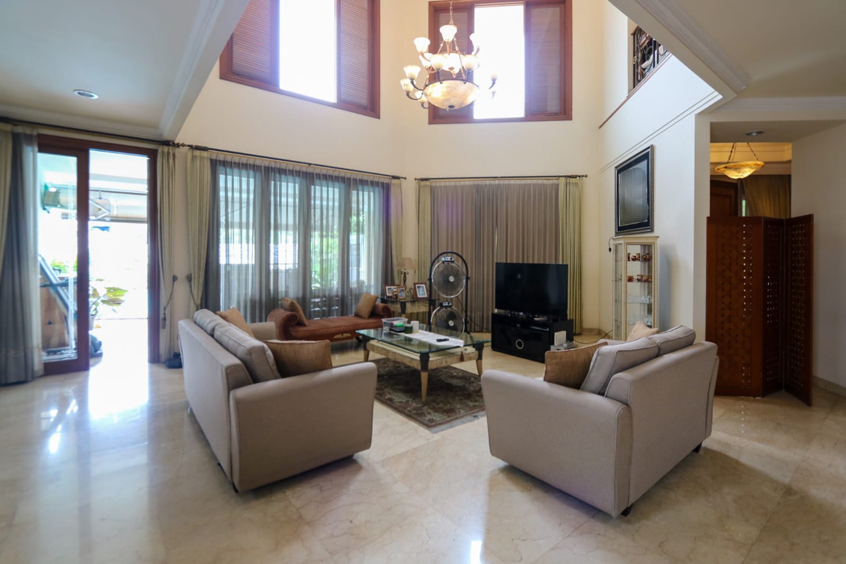 Rumah Klasik Mewah di Kawasan Elite Pondok Indah, Dekat Cilandak, Kebayoranbaru, Kemang