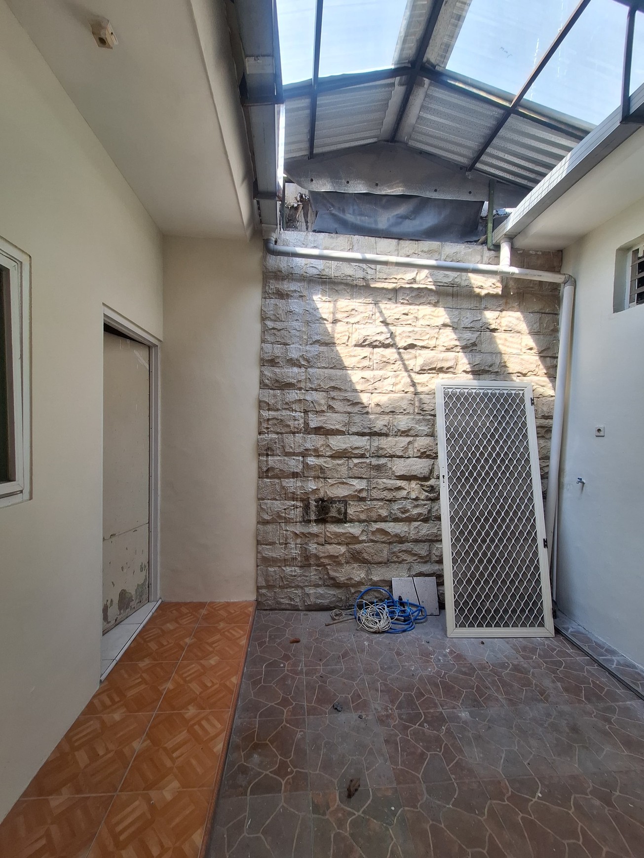 MURAH Disewakan Rumah Bukit Palma Citraland Surabaya Cantik 4 Kamar Tidur Siap Huni dekat Sekolah Citra Berkat , SUPERINDO