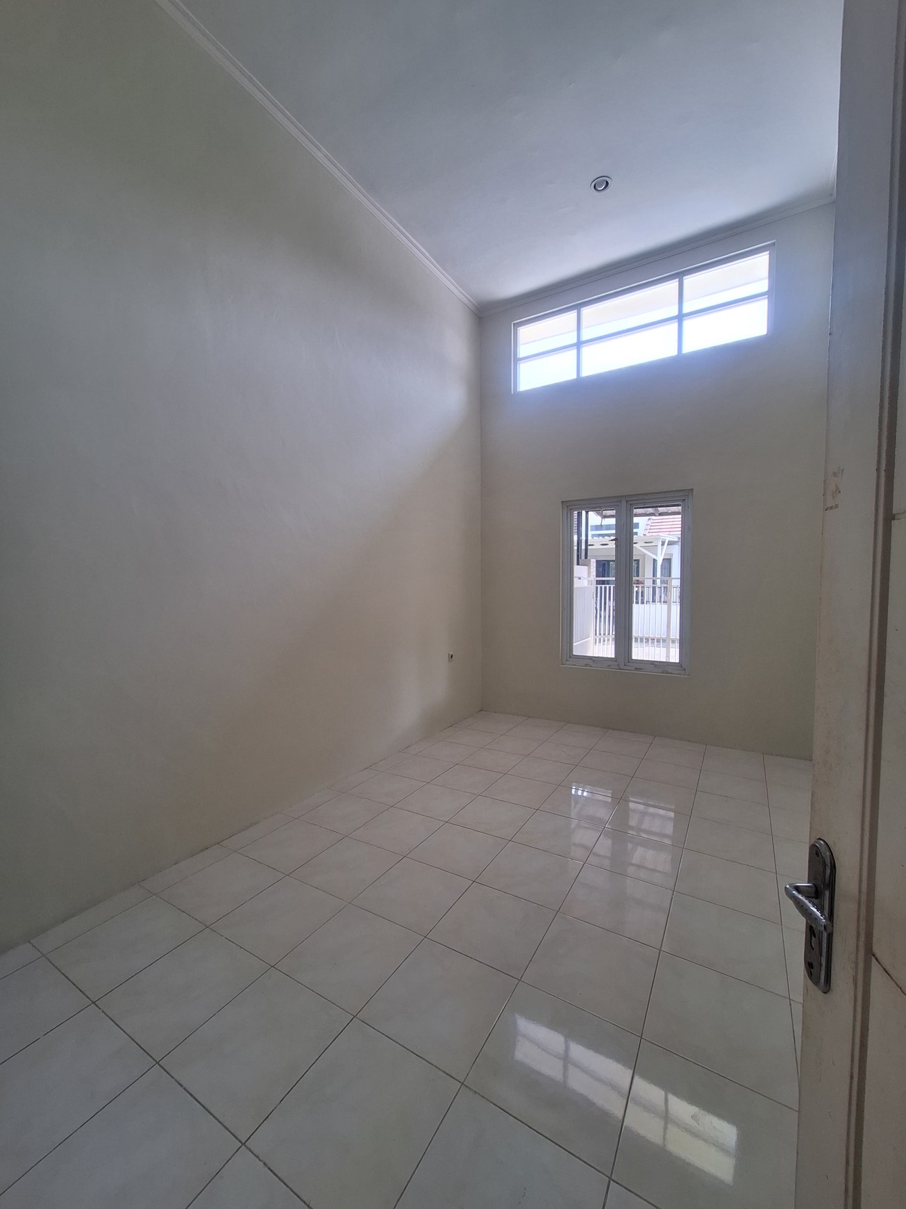 MURAH Disewakan Rumah Bukit Palma Citraland Surabaya Cantik 4 Kamar Tidur Siap Huni dekat Sekolah Citra Berkat , SUPERINDO