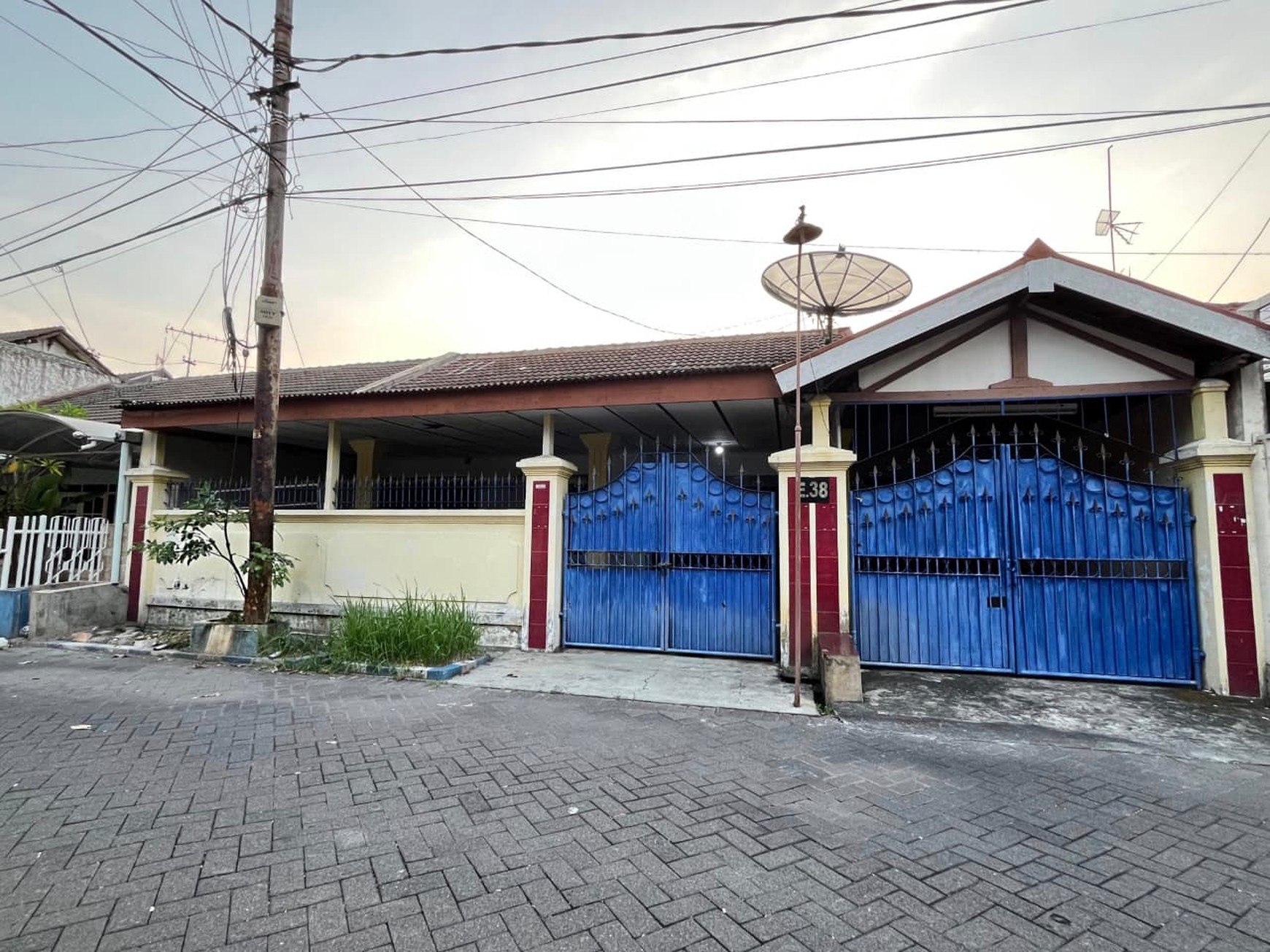Dijual Rumah Pondok Tjandra Waru Sidoarjo - Luas 180 m2 - dekat Bandara Juanda Akses TOL