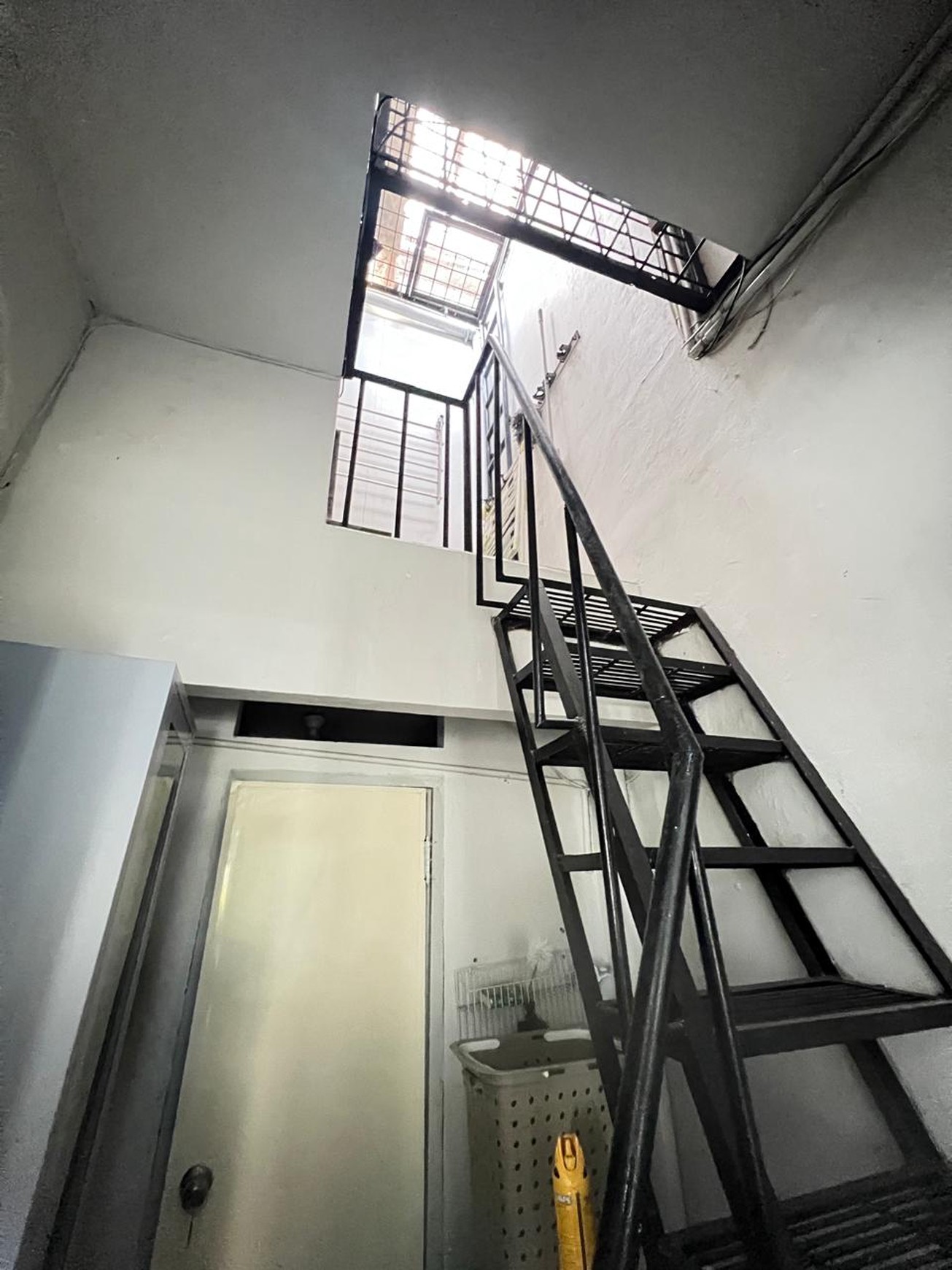 Rumah 2 lantai,dalam cluster,securty 24 jam di Bintaro Jaya 9