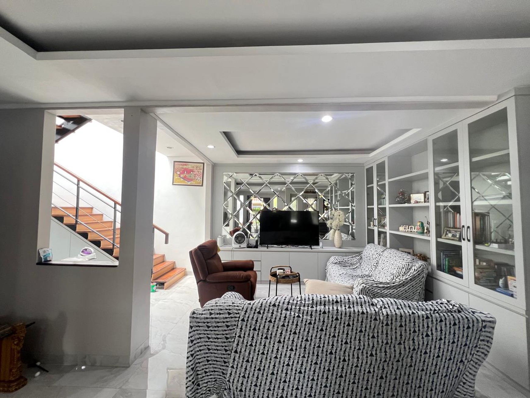Rumah 2 lantai,dalam cluster,securty 24 jam di Bintaro Jaya 9