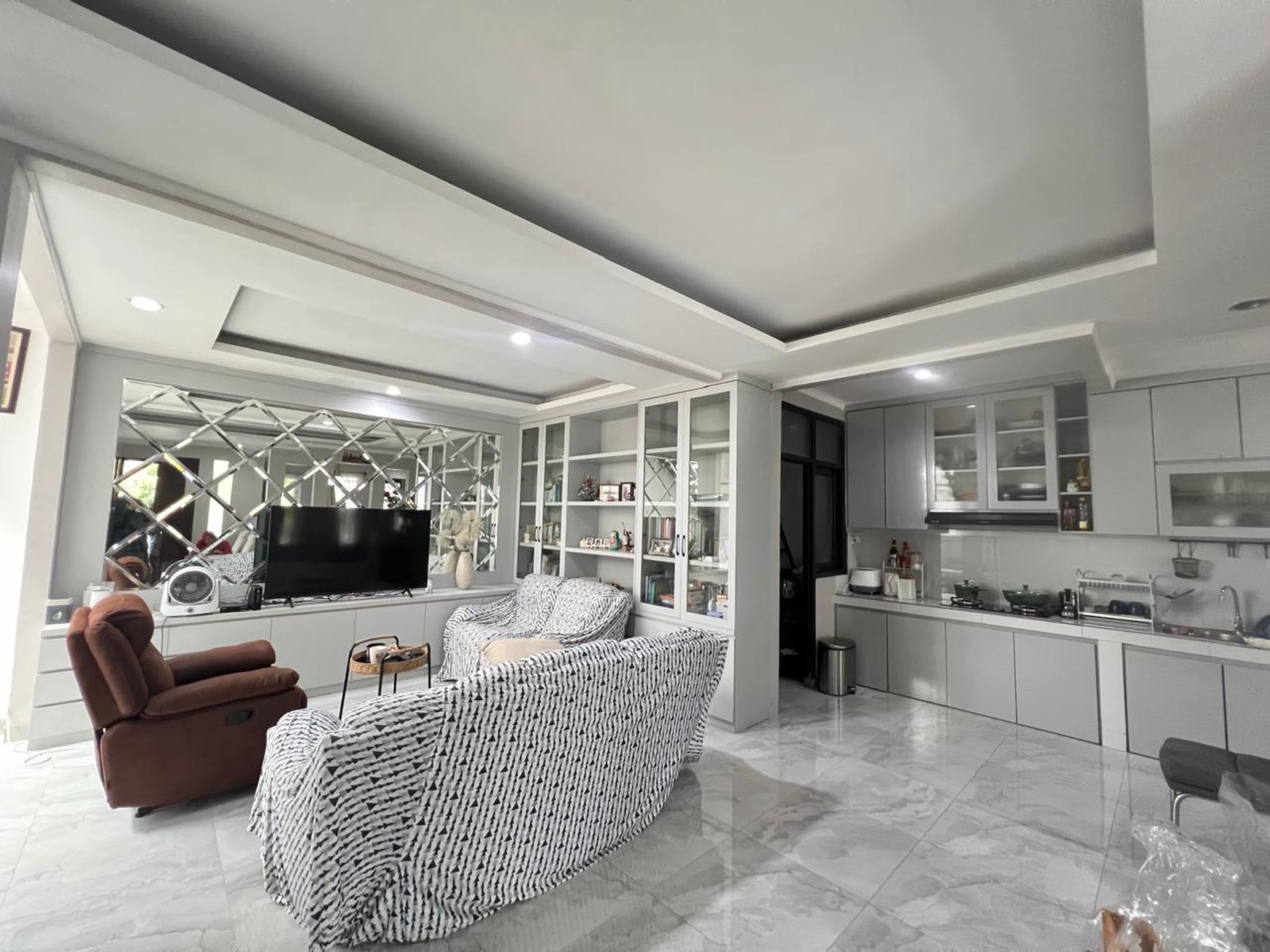Rumah 2 lantai,dalam cluster,securty 24 jam di Bintaro Jaya 9