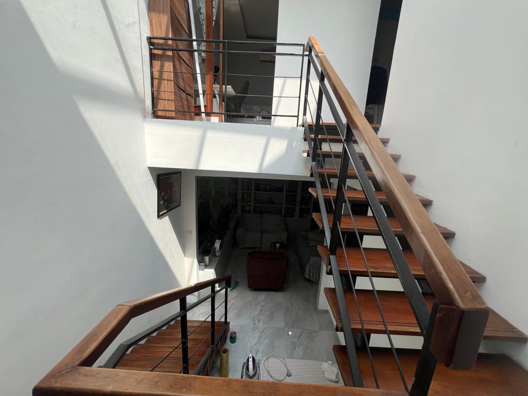 Rumah 2 lantai,dalam cluster,securty 24 jam di Bintaro Jaya 9