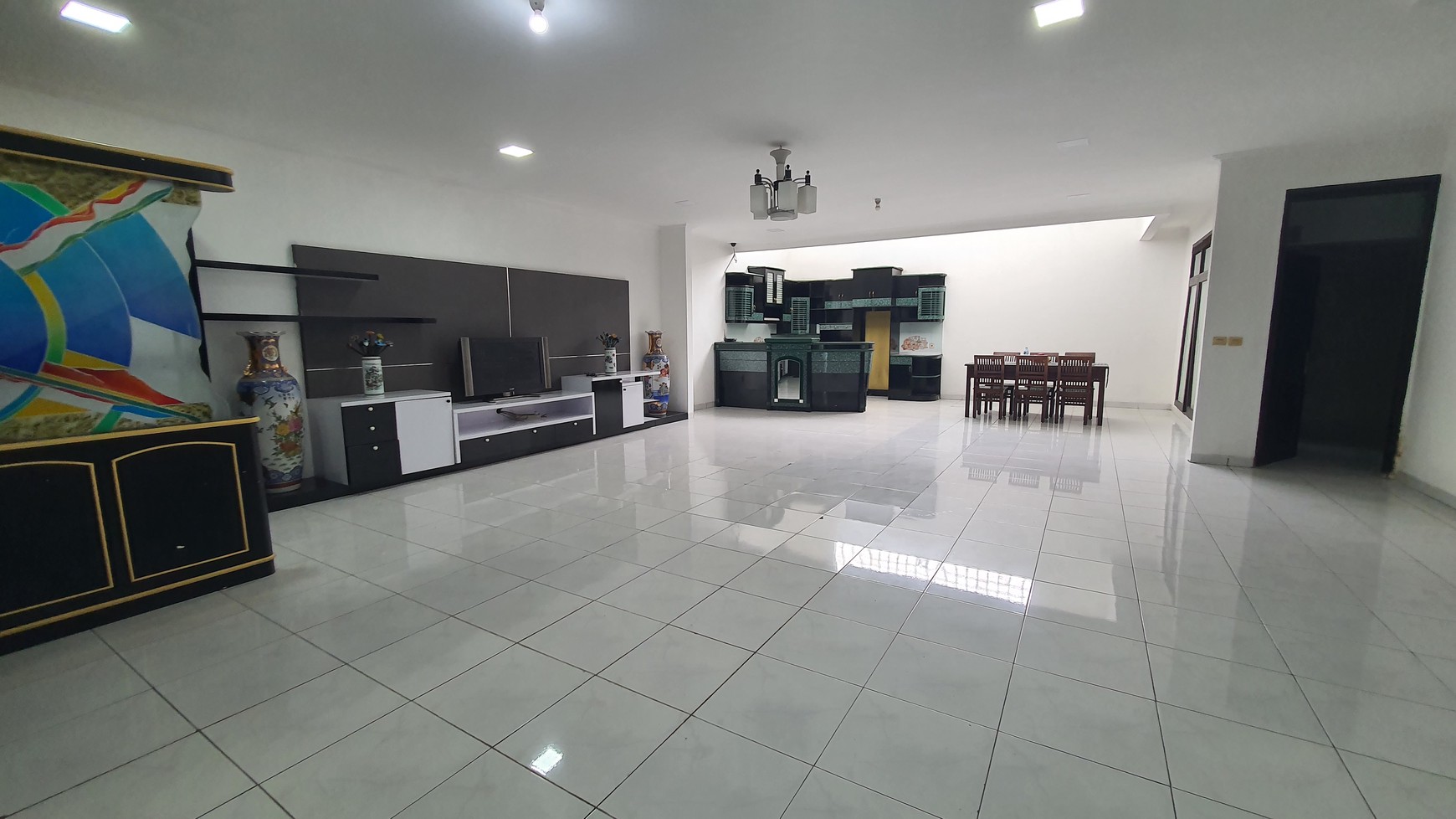 Rumah Bagus di Komplek Elit Taman Sakura Bandung Harga Menarik