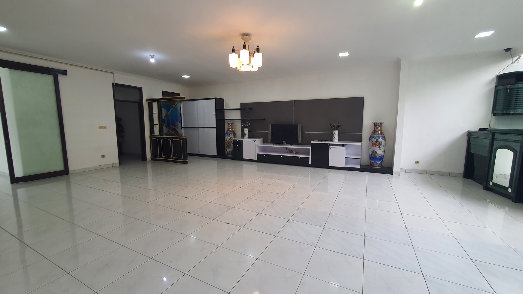Rumah Bagus di Komplek Elit Taman Sakura Bandung Harga Menarik