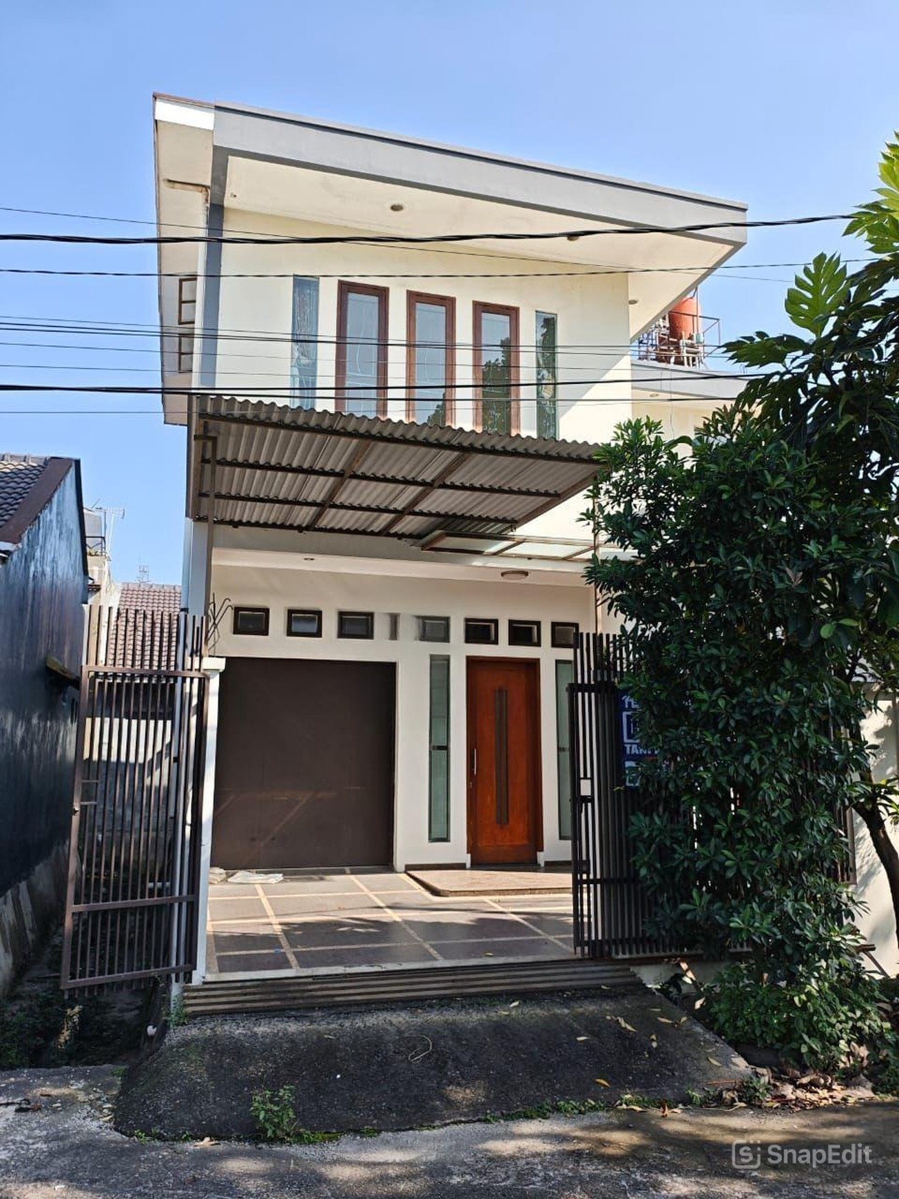 Rumah Siap Huni di Taman Holis Indah