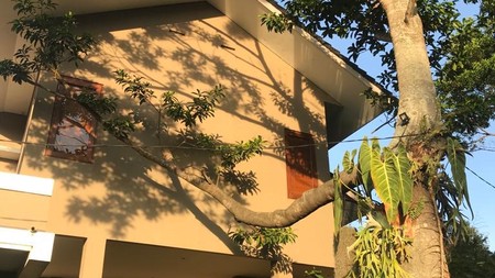 Villa Mewah di Bandung - Sersan Bajuri,  Terawat, Siap huni, Strategis di Komplek Resto Kampung Daun