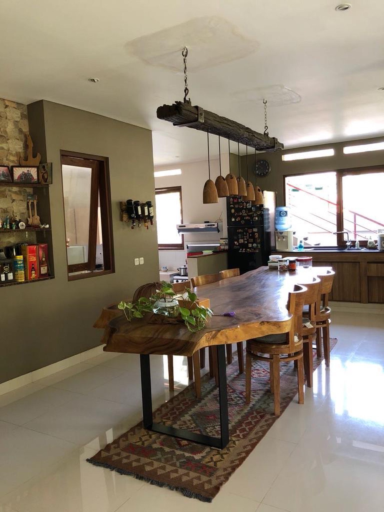 Villa Mewah di Bandung - Sersan Bajuri,  Terawat, Siap huni, Strategis di Komplek Resto Kampung Daun