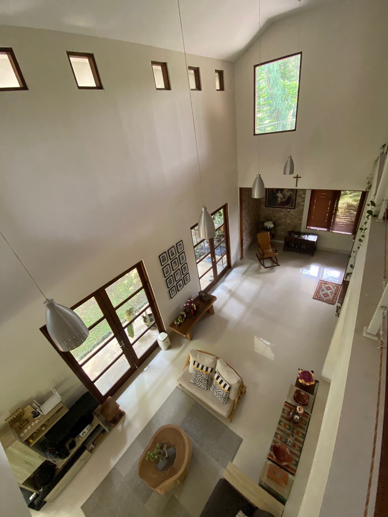 Villa Mewah di Bandung - Sersan Bajuri,  Terawat, Siap huni, Strategis di Komplek Resto Kampung Daun