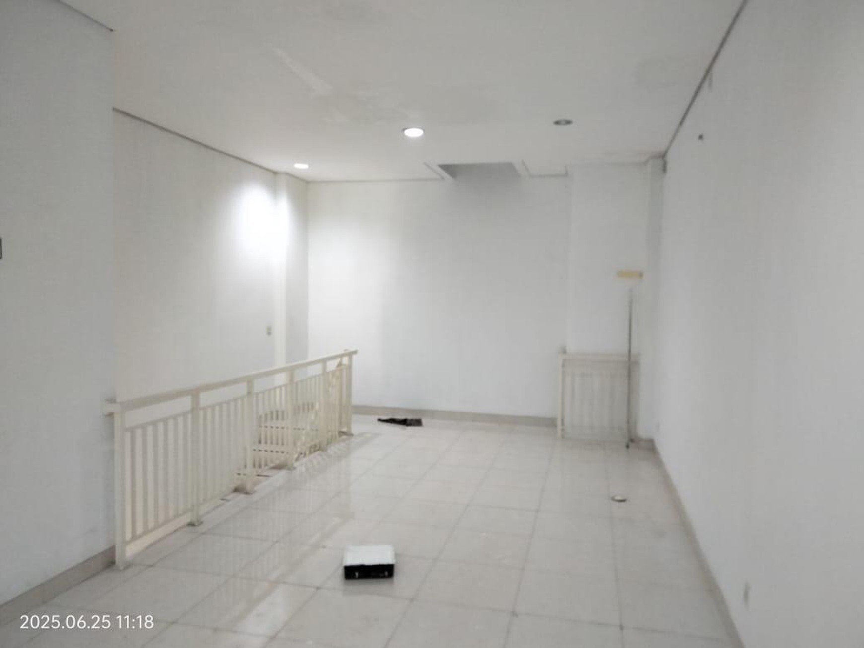Dijual Ruko Mozia The Piazza BSD Tangerang Selatan, 3 Lantai, Rapih Siap Pakai