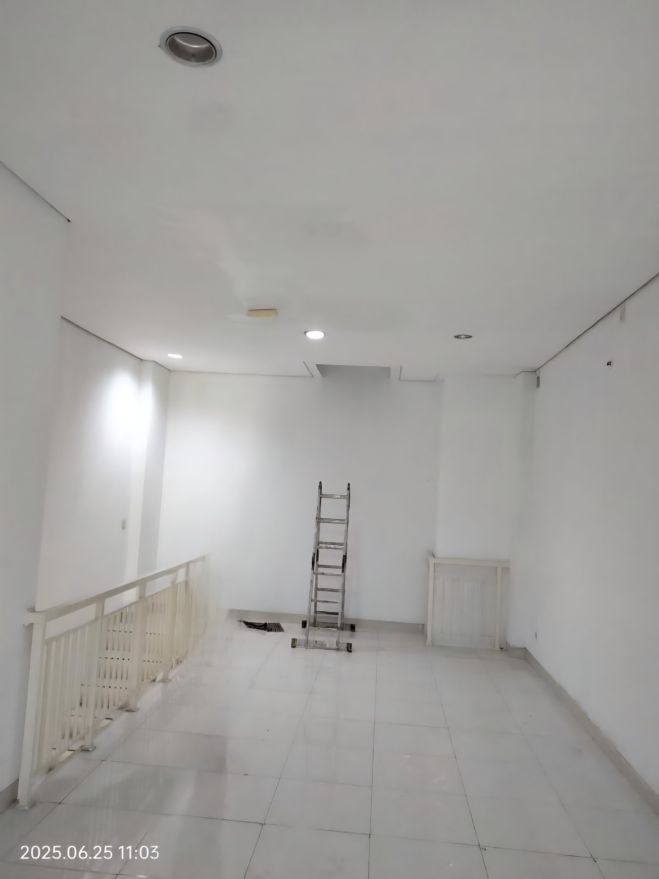 Dijual Ruko Mozia The Piazza BSD Tangerang Selatan, 3 Lantai, Rapih Siap Pakai