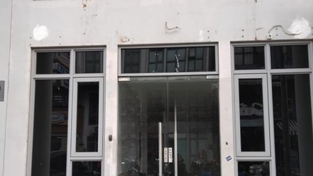 Disewa Ruko 3 Lantai Mozia The Piazza BSD Tangerang Selatan, Rapih Siap Pakai Siap Usaha