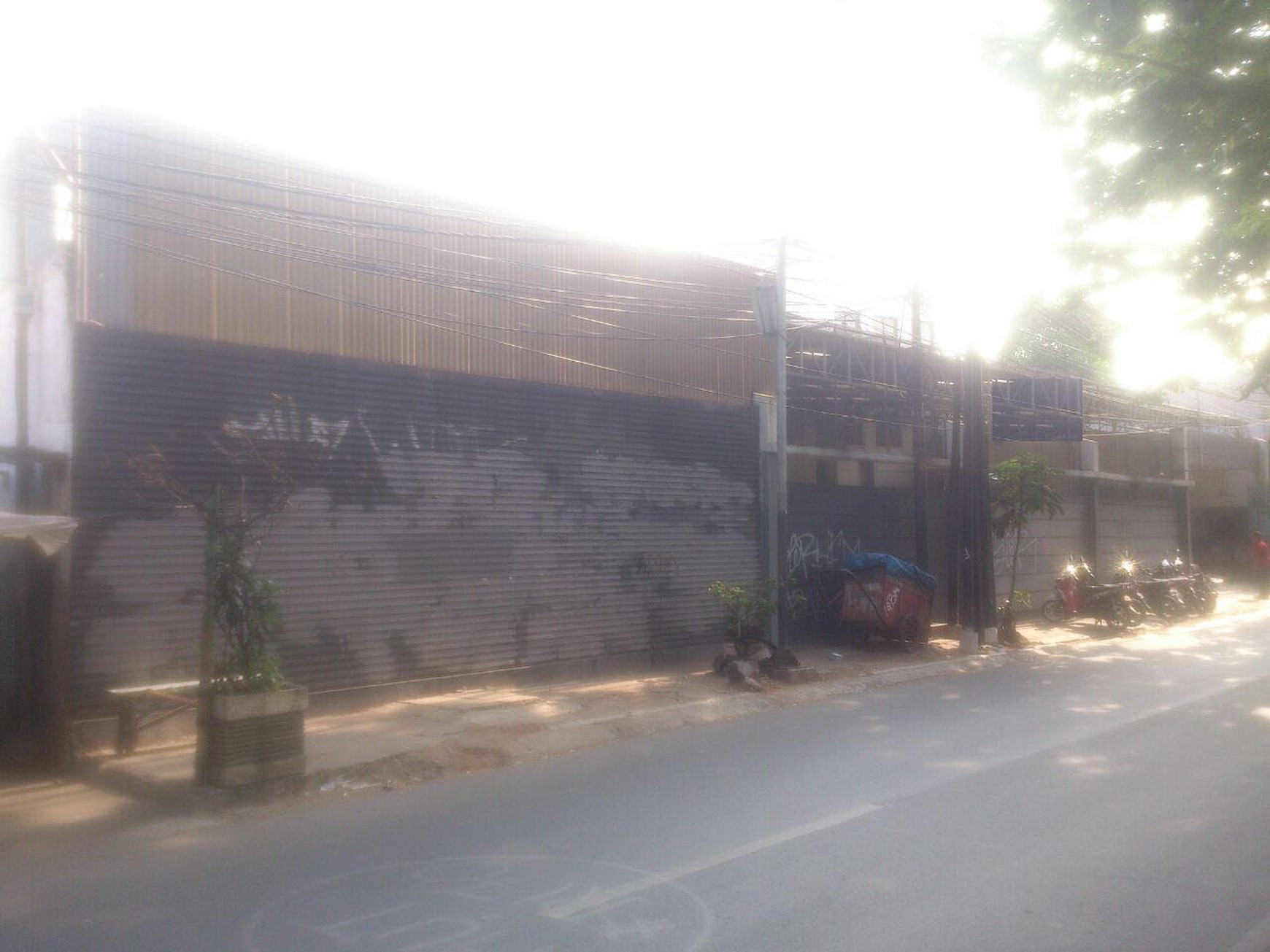 Kavling dan Bangunan cocok untuk usaha di Cempaka Putih .