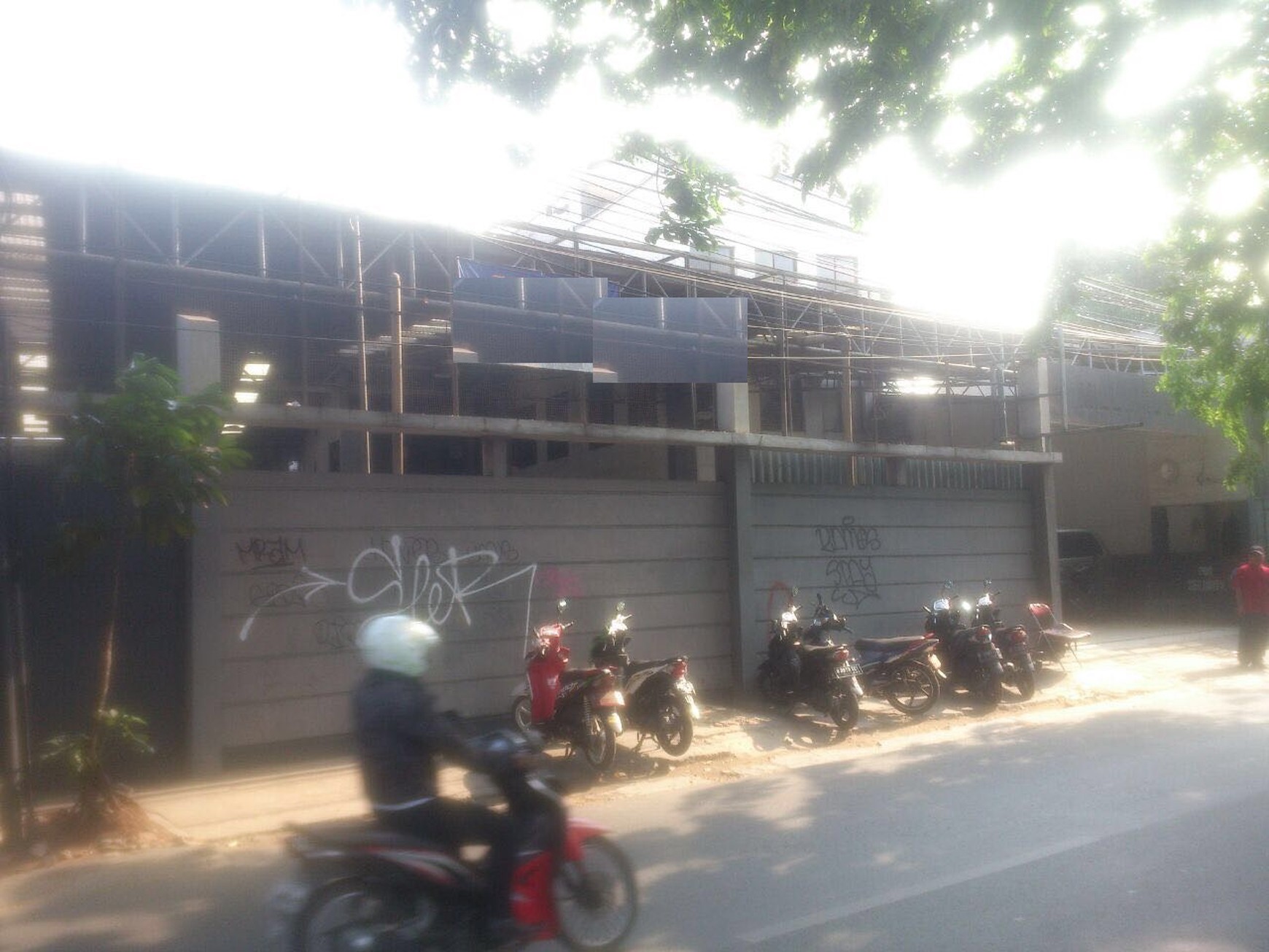 Kavling dan Bangunan cocok untuk usaha di Cempaka Putih .
