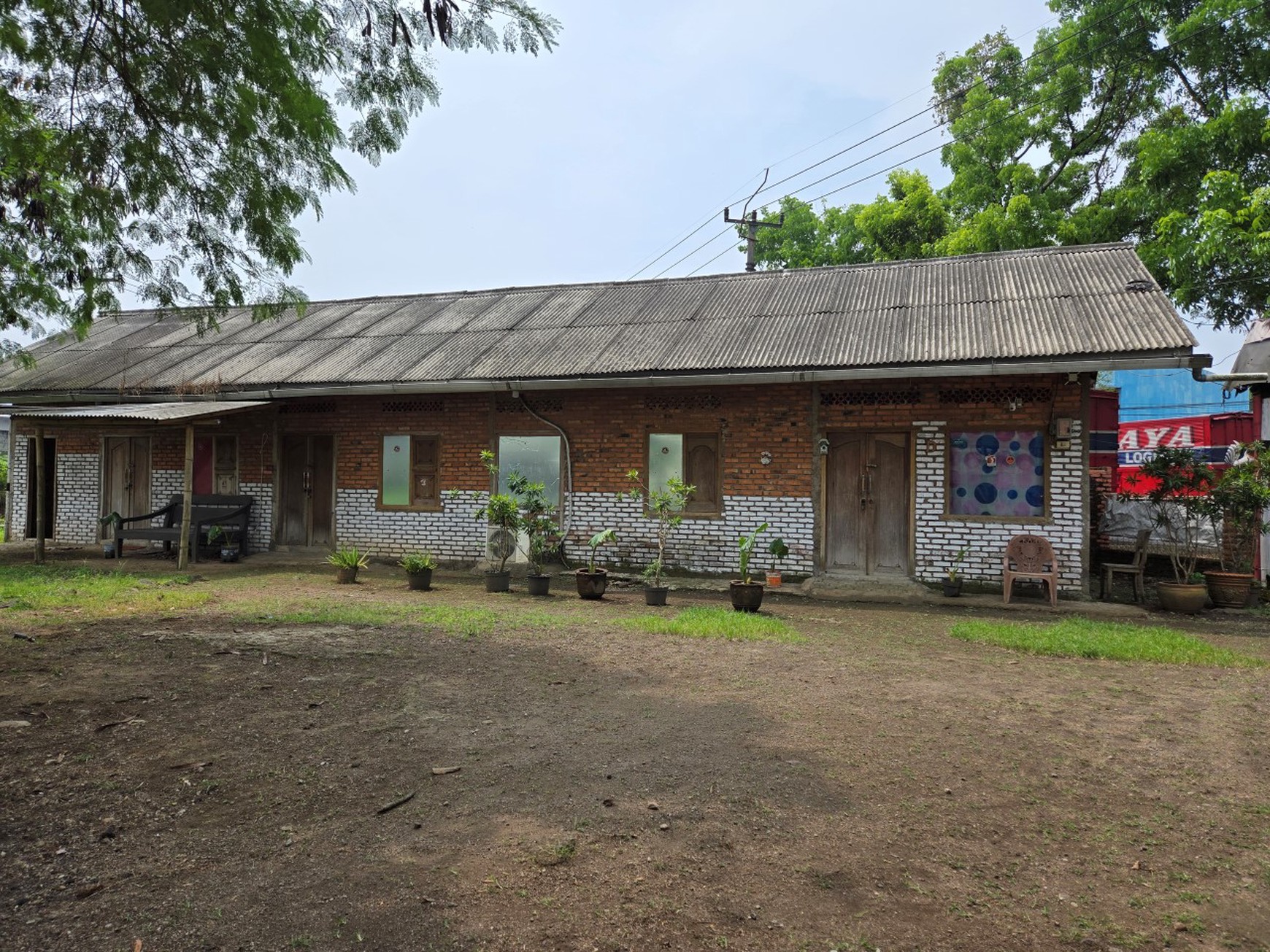  Dijual murah tanah luas, cocok pool, gudang , jalan raya, Cianjur.