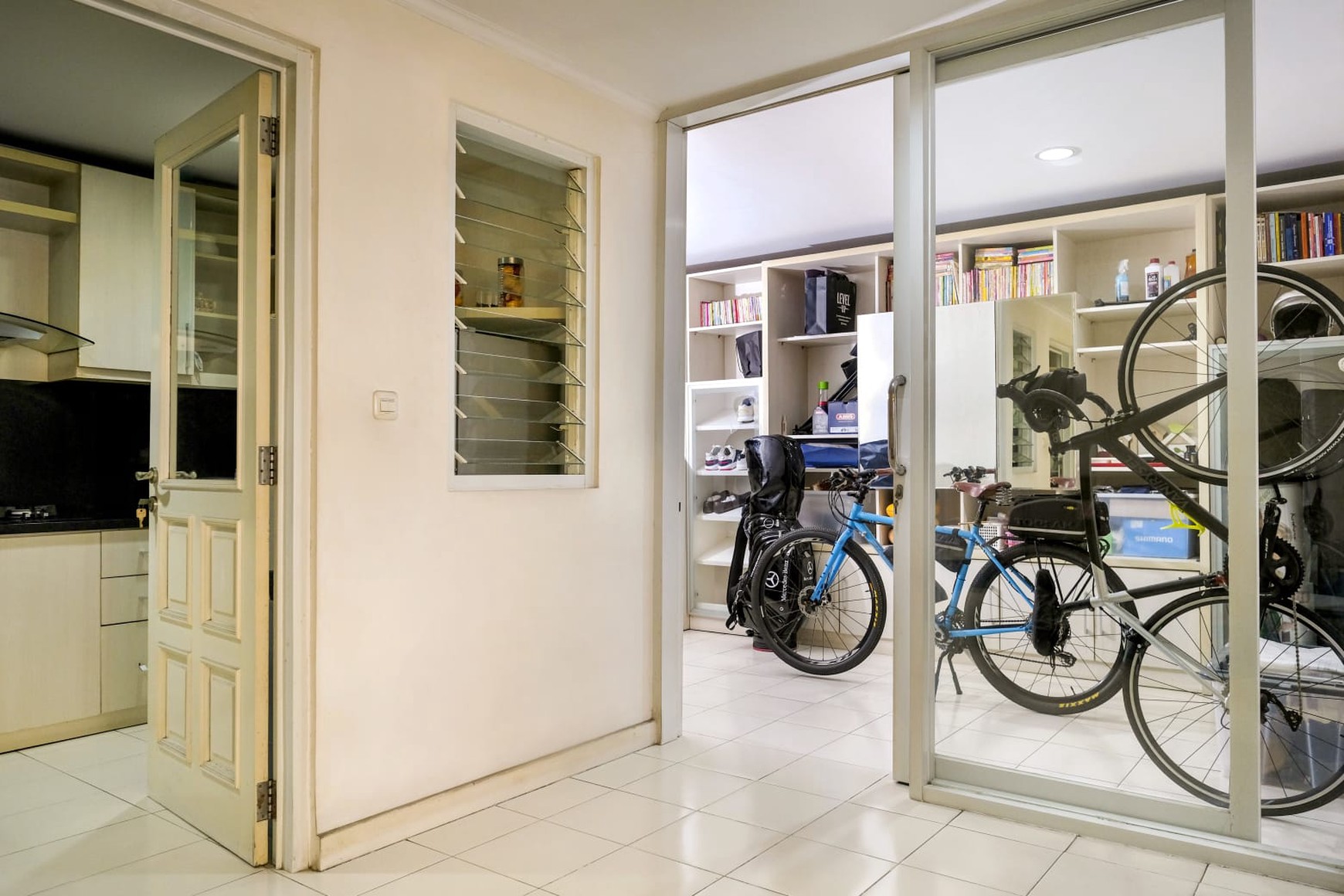 LUXURY! Rumah Mewah 3 Lantai di Kompek Alamanda, Bandung!