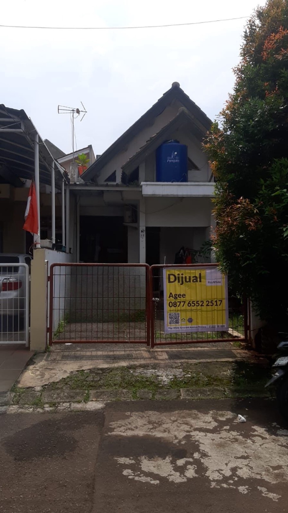 Dijual Rumah 1 Lantai di Bougenville Loka Graha Raya Bintaro - SHM, 2 Kamar, Harga 1 M setengah