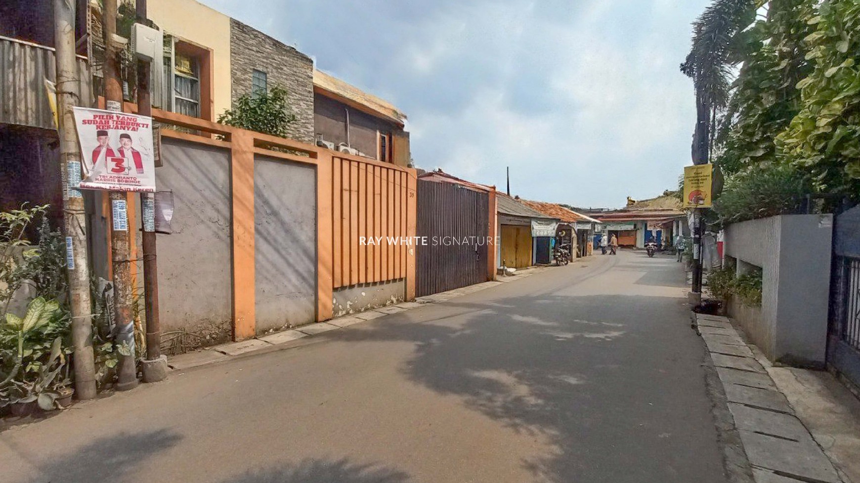 Rumah Strategis Cocok Usaha & Tinggal di Jl. Setia 1 Jatiwaringin - Harga Terbaik!