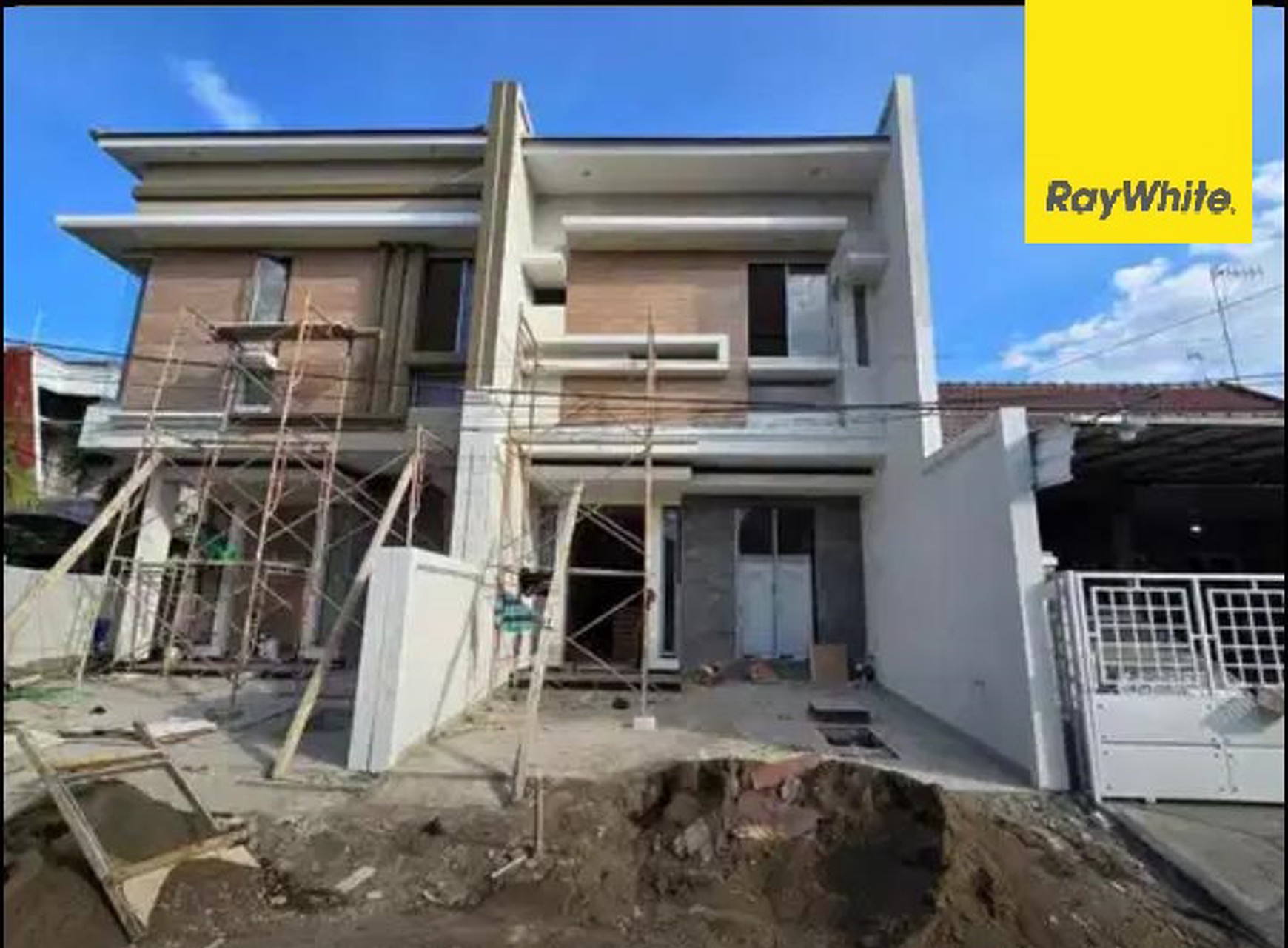 Dijual Rumah Baru 2 lantai SHM di Sutorejo Prima Surabaya