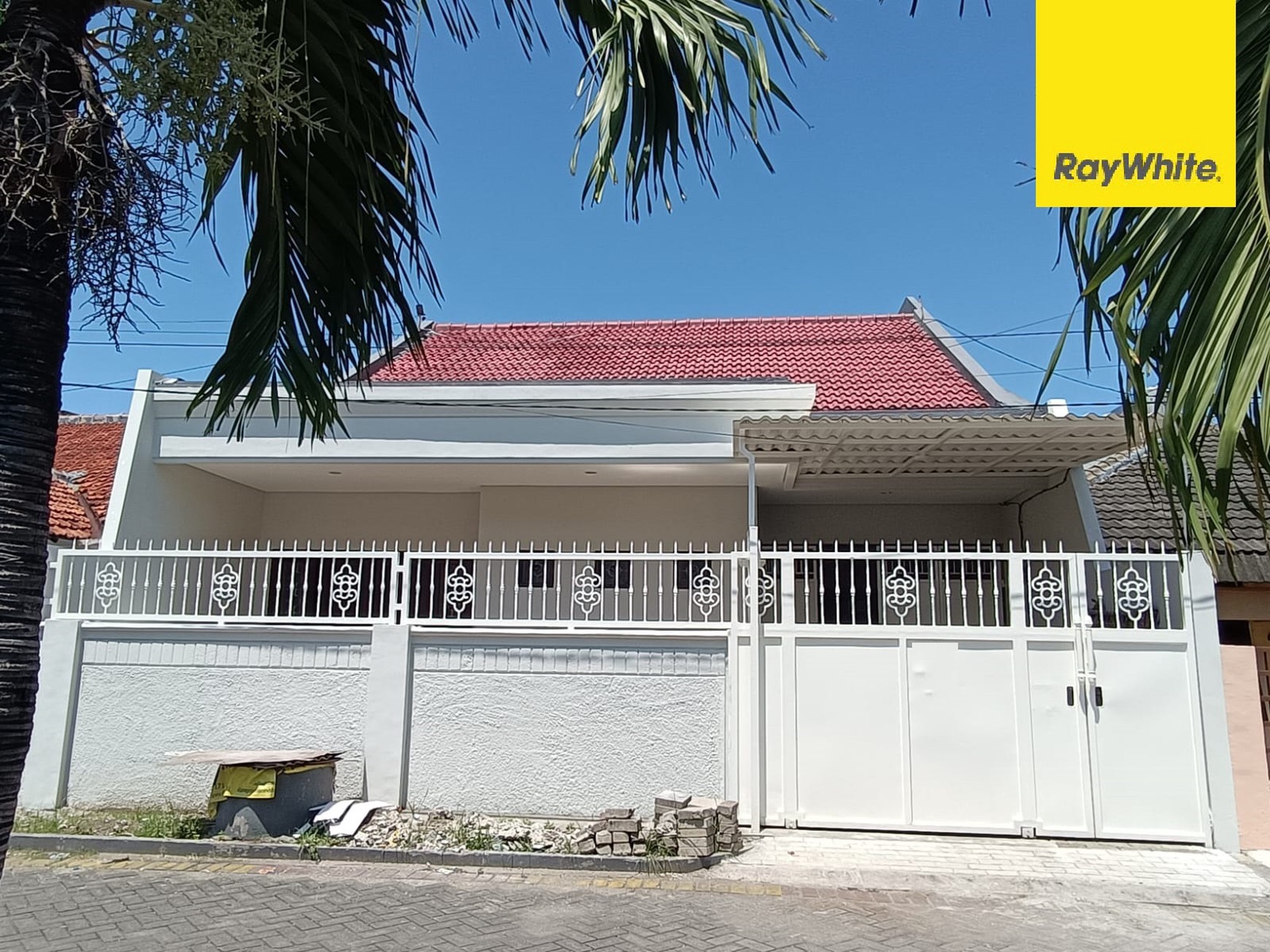 Dijual Rumah 2 lantai di Jalan Simolangit Surabaya