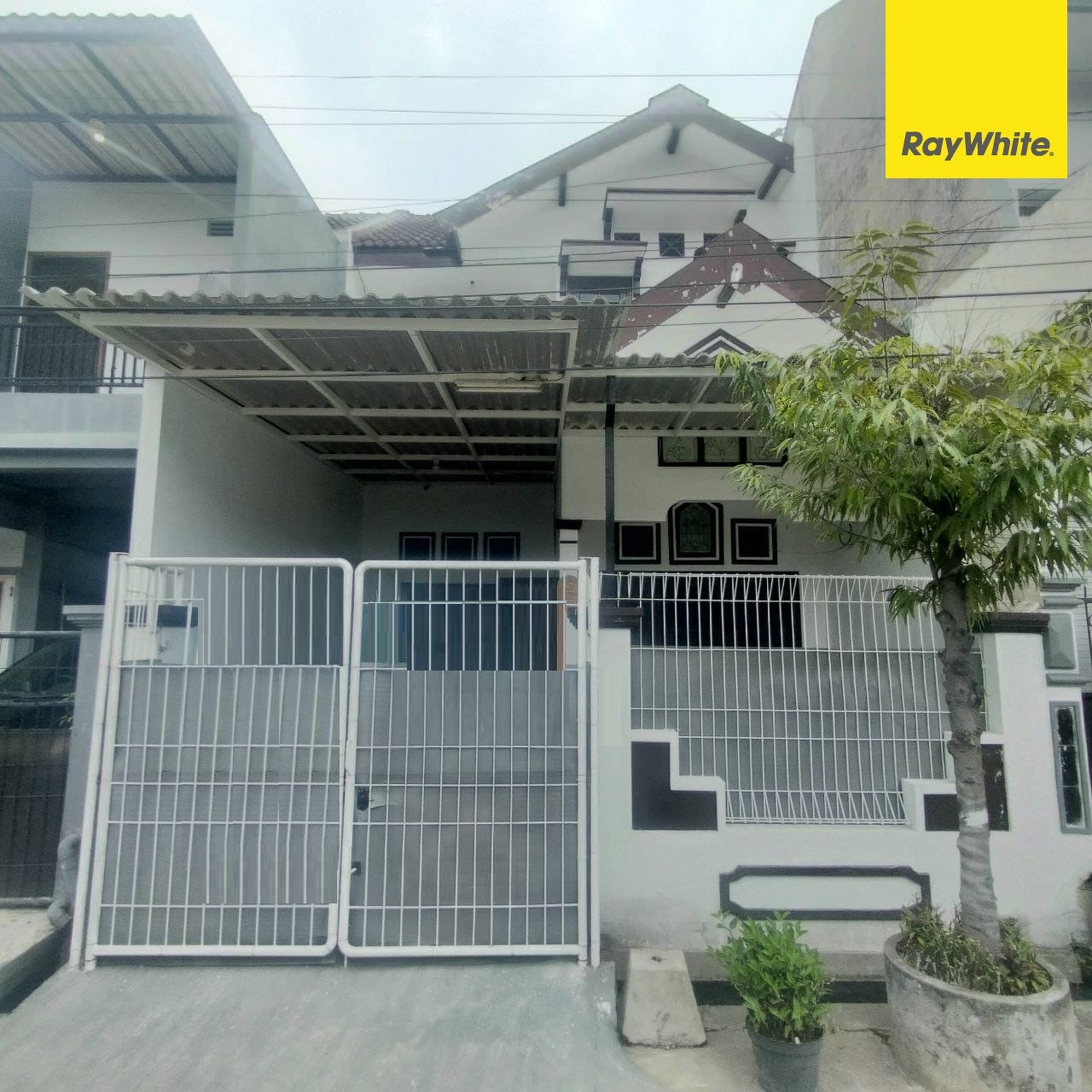 Dijual Rumah 2 lantai SHM di Babatan Pantai Utara Surabaya