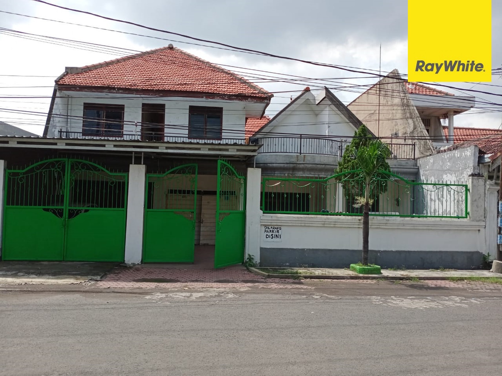 Dijual Rumah 2 lantai SHM di Ketintang Madya Surabaya