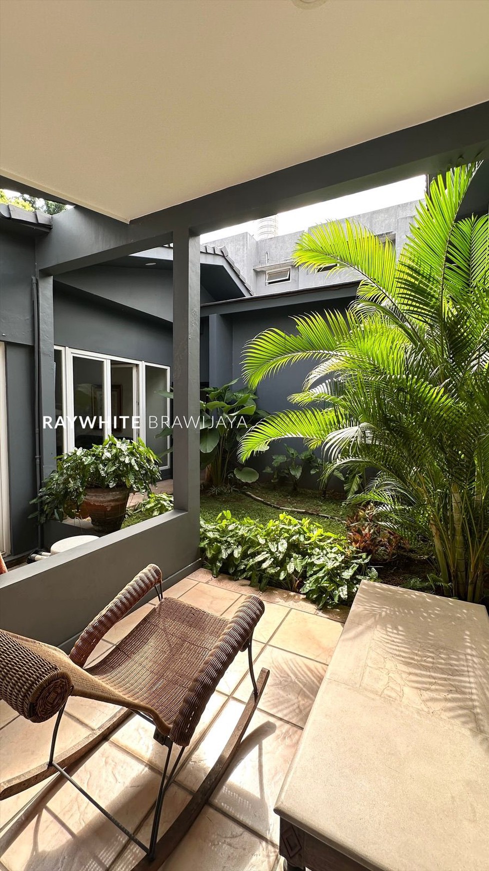 Rumah Lokasi Strategis Area Metro Alam Pondok Indah