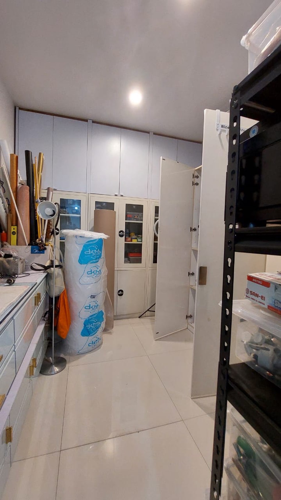 Rumah Siap Huni, dalam komplek yg tenang, strategis di Bintaro Sektor 3