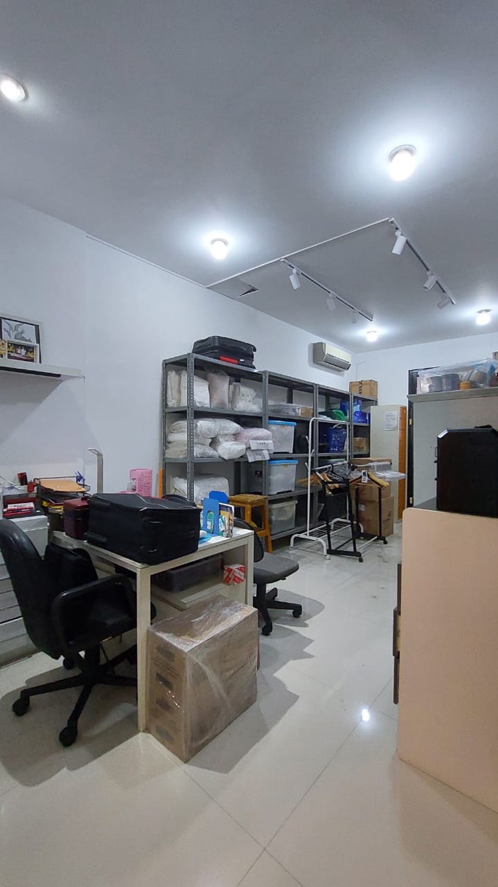 Rumah Siap Huni, dalam komplek yg tenang, strategis di Bintaro Sektor 3