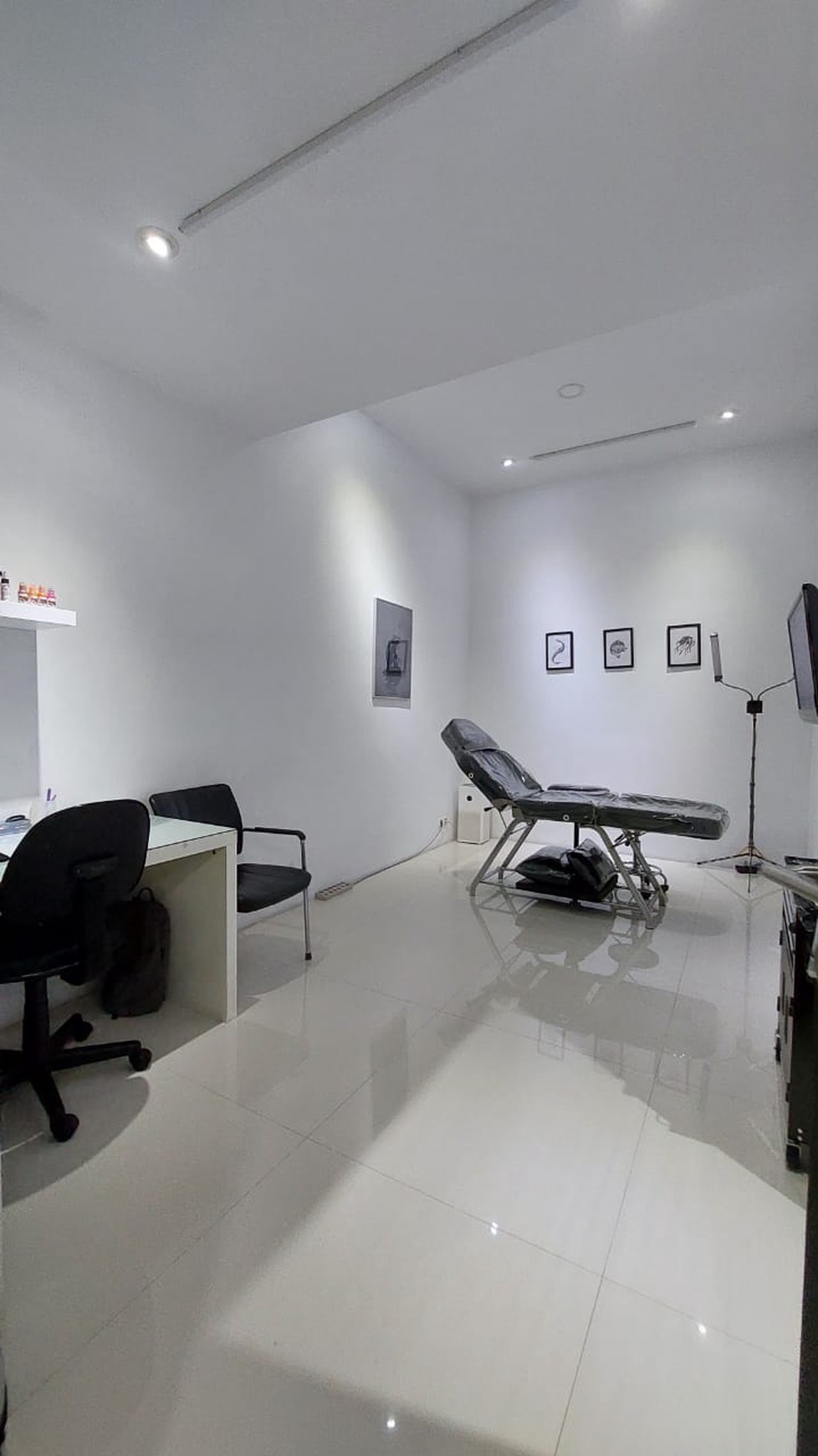 Rumah Siap Huni, dalam komplek yg tenang, strategis di Bintaro Sektor 3