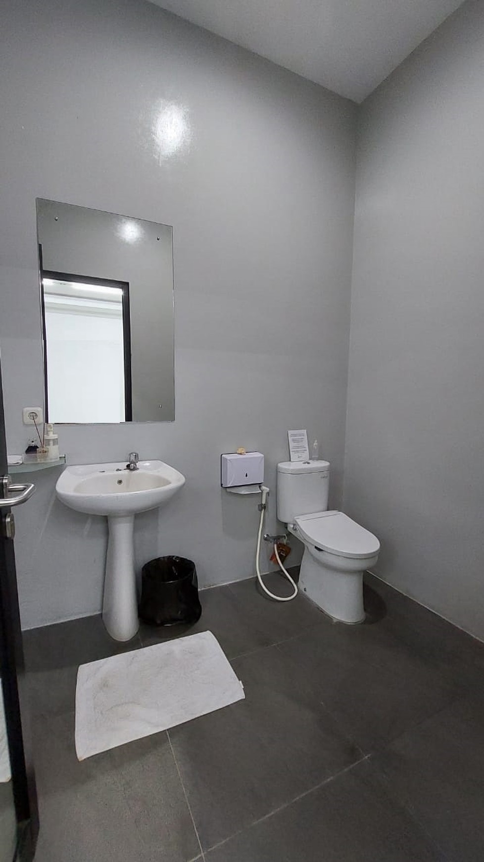 Rumah Siap Huni, dalam komplek yg tenang, strategis di Bintaro Sektor 3