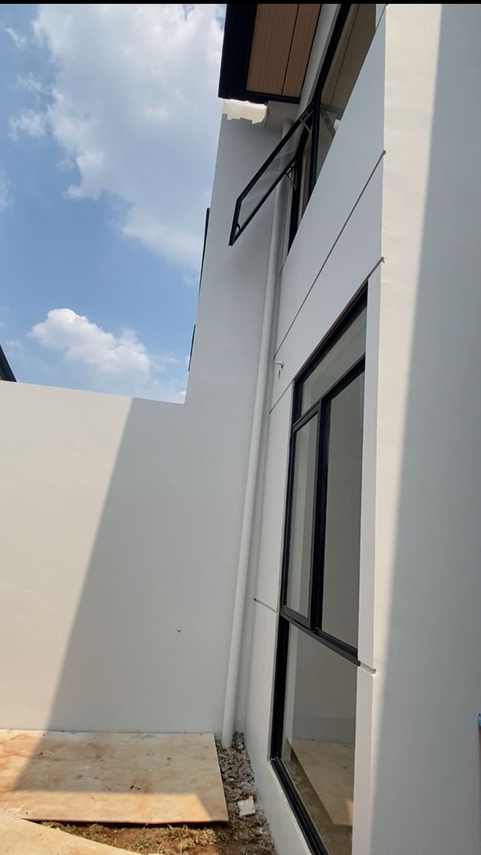 Dijual Rumah di Cendana Cove Karawaci Dijual dengan Harga Menarik