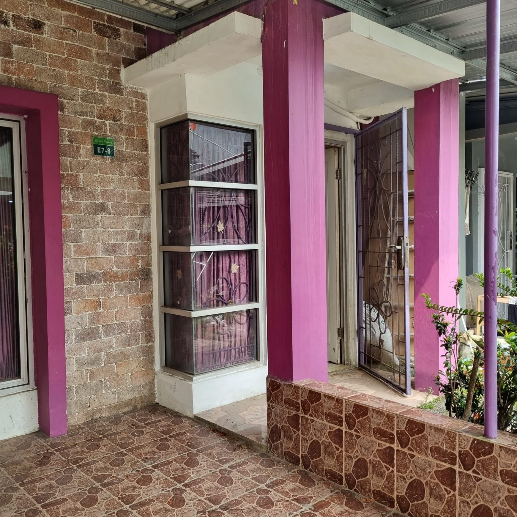 Rumah Minimalis di Serpong Garden Cisauk Dekat Stasiun Kereta