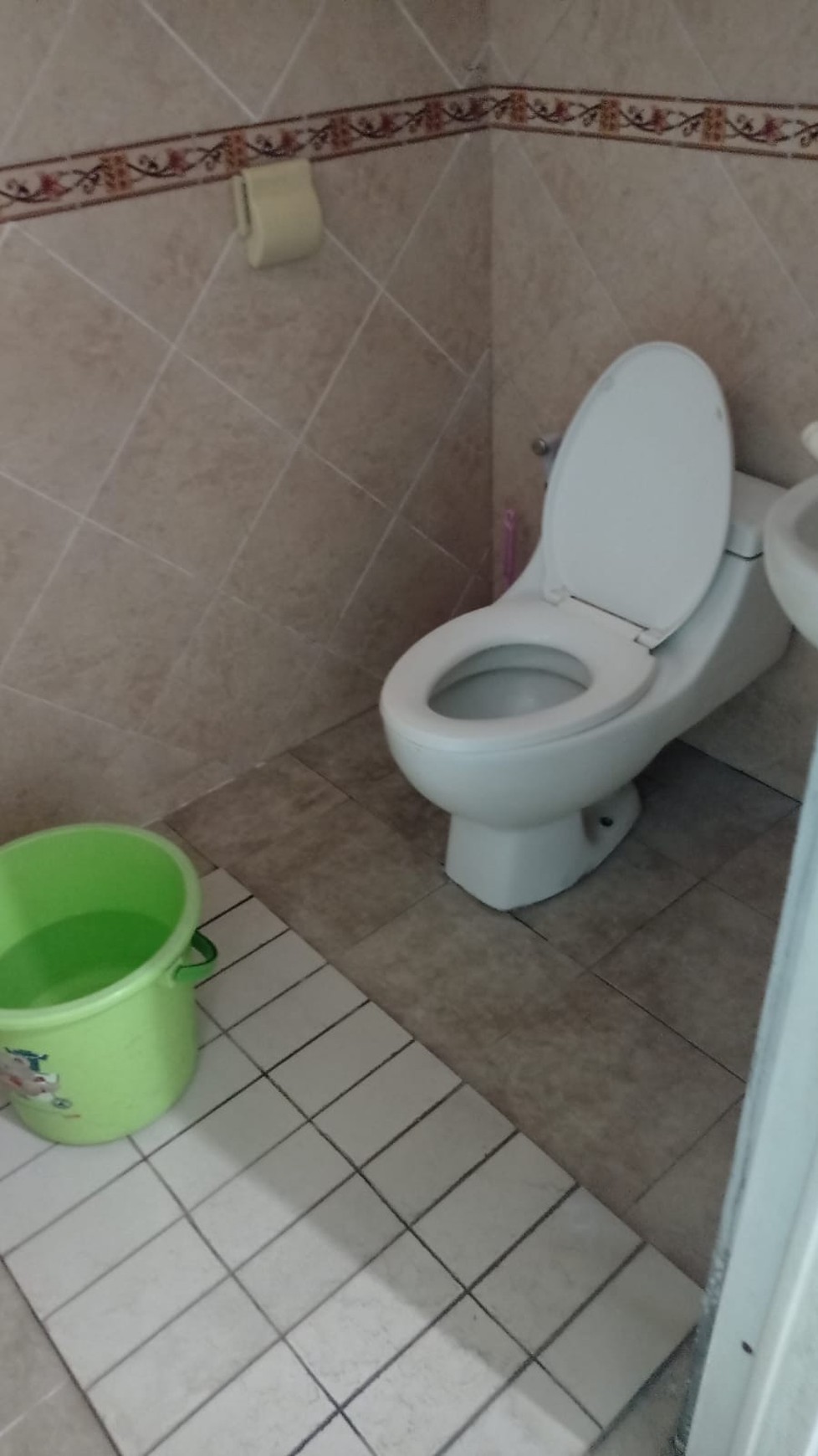 Rumah Mandiri  BSD Anggrek Loka  Row Jalan besar, dekat security post